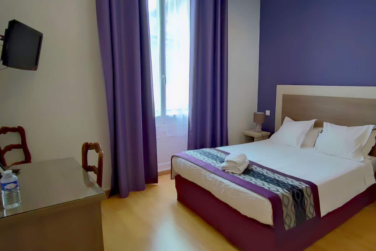 Standard Double Room | Desk, laptop workspace, soundproofing, free WiFi