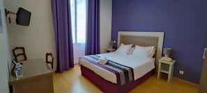 Habitació doble estàndard | Escriptori i espai de treball apte per a portàtils