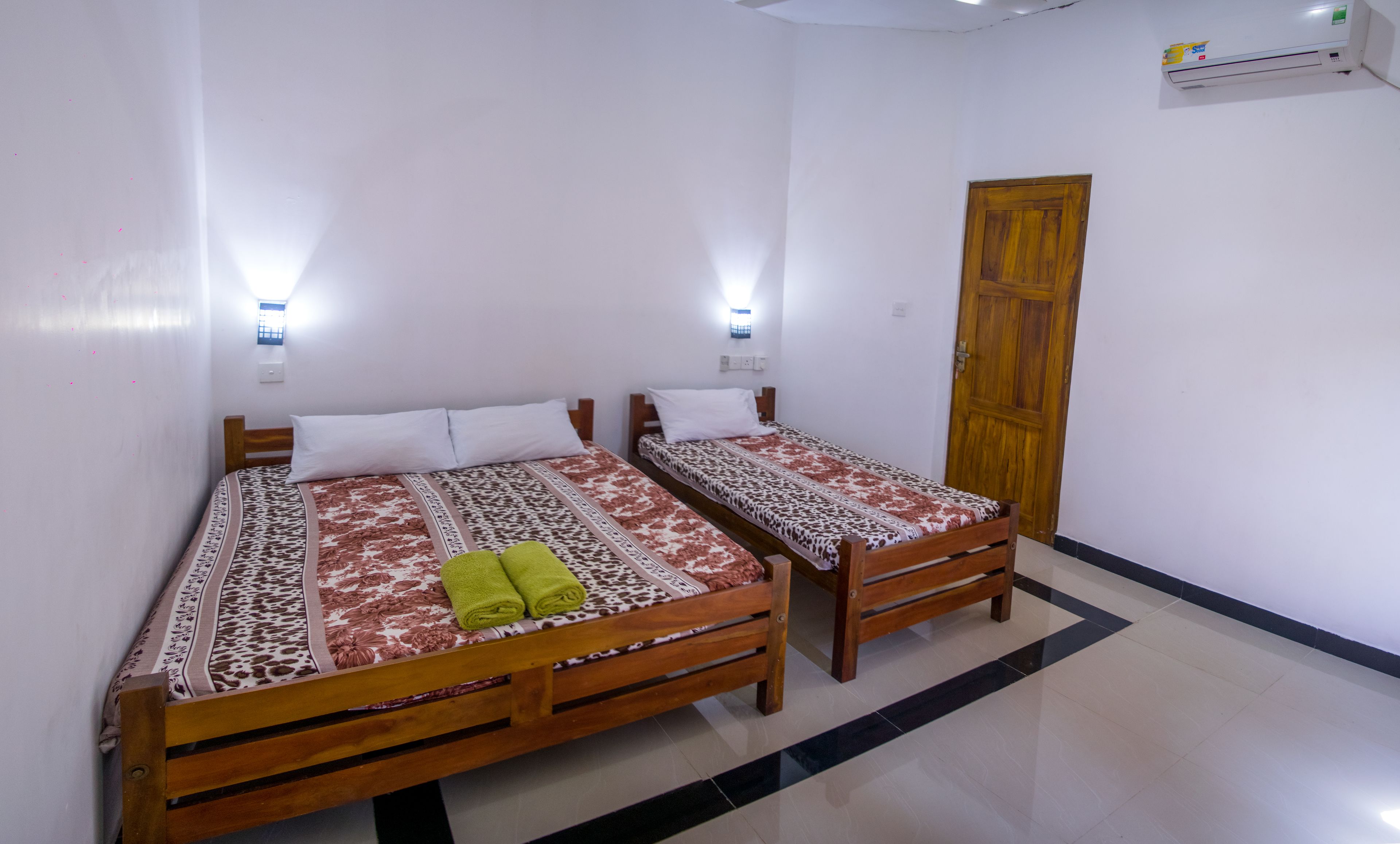 Habitación doble | Escritorio, tabla de planchar con plancha y internet por cable gratis 