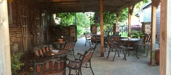 Half Moon Hotel and Restaurant