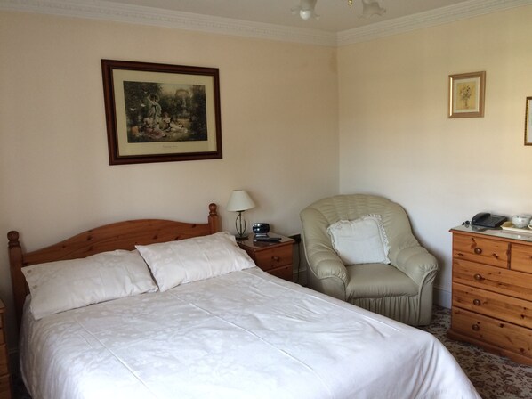 Double Room | Desk, iron/ironing board, free cribs/infant beds, free WiFi