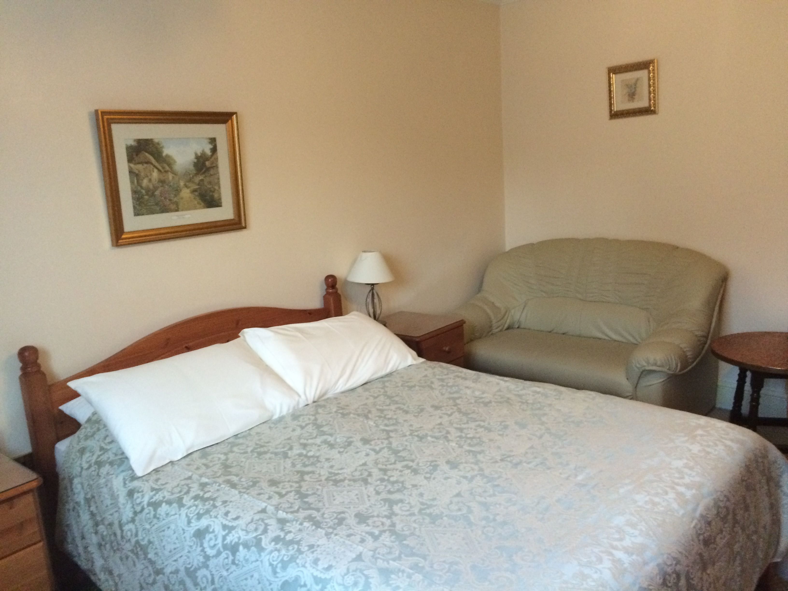 double room | desk, iron/ironing board, free cots/infant beds, free wifi