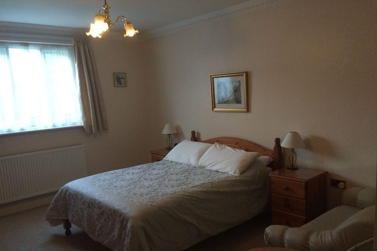double room | desk, iron/ironing board, free cots/infant beds, free wifi