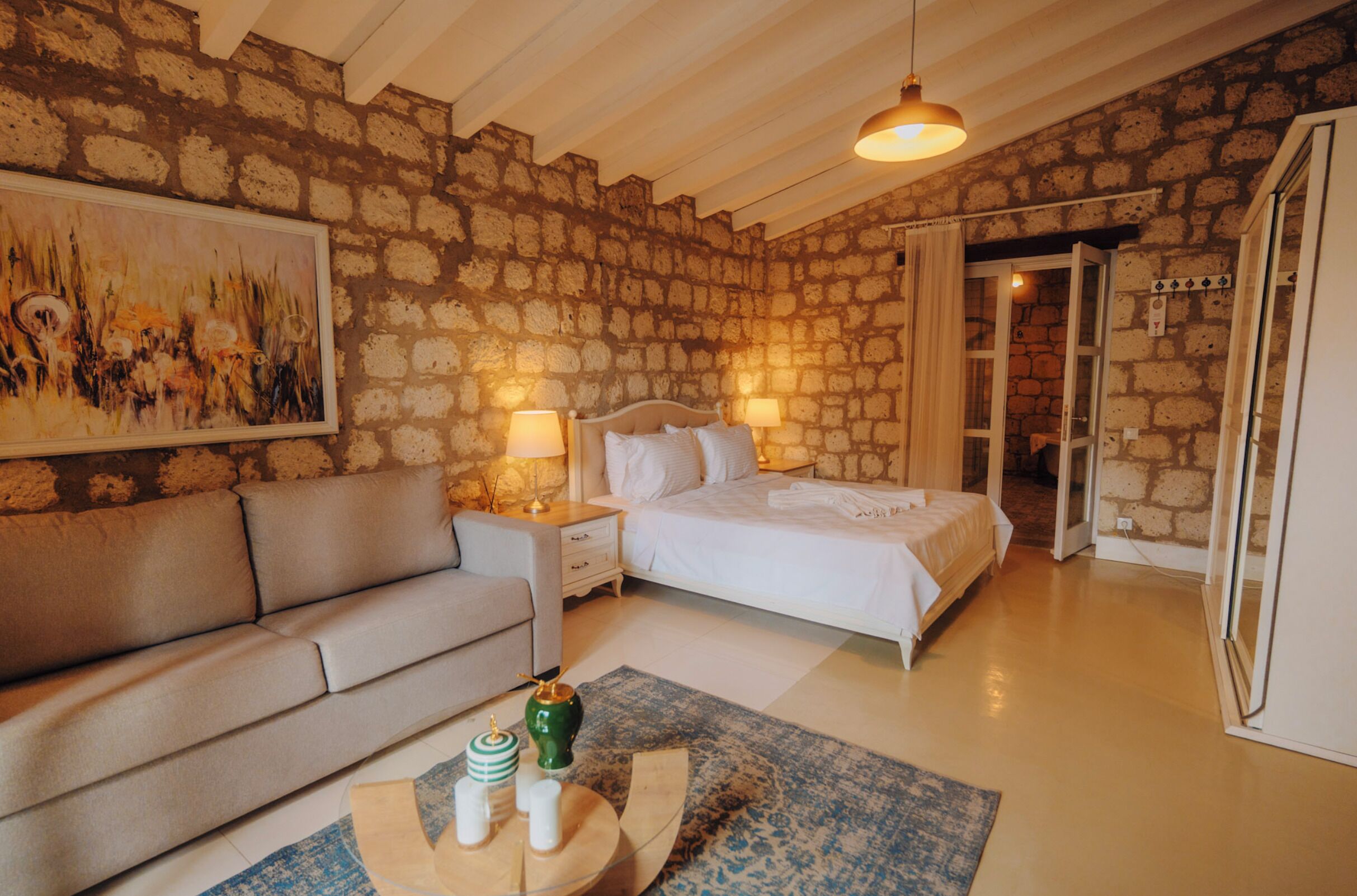 Phòng Cao cấp, 1 giường cỡ queen, bồn tắm, quang cảnh thành phố | Bộ đồ giường cao cấp, minibar, két bảo mật tại phòng 