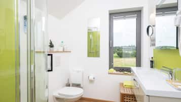 Panoramic Twin Room, Balcony | Bathroom | Shower, rainfall showerhead, free toiletries, hair dryer