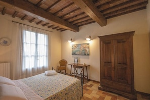 Classic Condo, 2 Bedrooms, Terrace | 2 bedrooms, desk, free WiFi, bed sheets