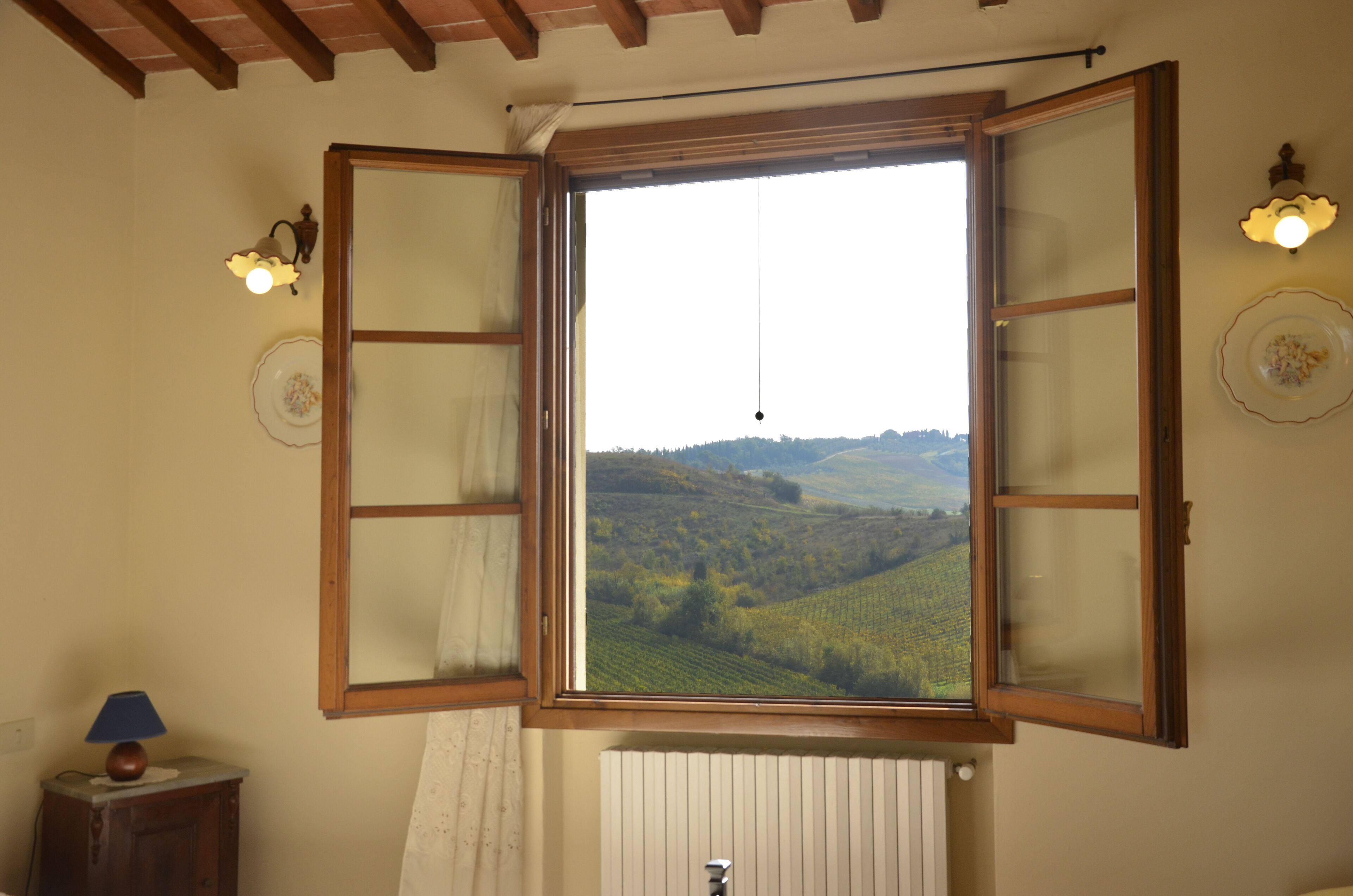 Apartamento panorâmico, 2 quartos, varanda | Escrivaninha, Wi-Fi de cortesia, roupa de cama