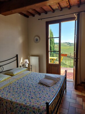 Classic Condo, 2 Bedrooms, Terrace