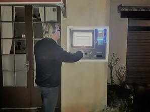 Fassade der Unterkunft – Abend/Nacht