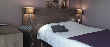 Minibar, desk, free WiFi