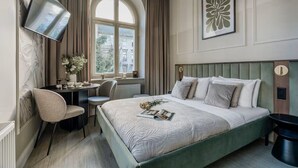 In-room safe, desk, soundproofing, WiFi (free) - Garden Palace - Loftaffair Collection (Kraków)