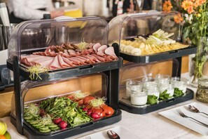 Petit déjeuner buffet compris tous les jours