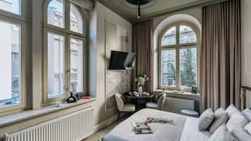 Zimmersafe, Schreibtisch, schallisolierte Zimmer, kostenloses WLAN