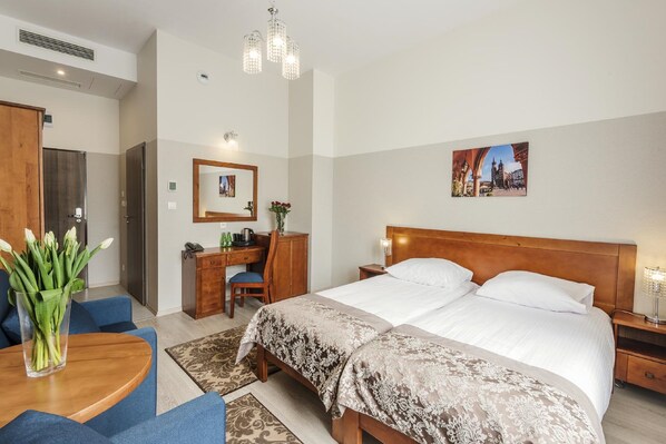 Chambre Ăconomique Double ou avec lits jumeaux, 1 chambre (with extra bed)