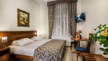 Zimmersafe, Schreibtisch, schallisolierte Zimmer, kostenloses WLAN