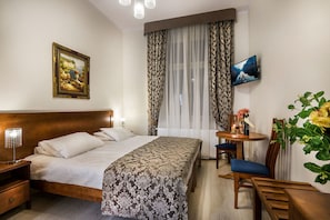 In-room safe, desk, soundproofing, free WiFi - Garden Palace - Loftaffair Collection (Kraków)
