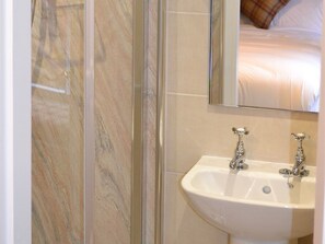 Standard Double Room, Ensuite | Bathroom