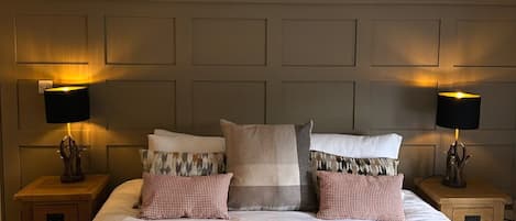 Dobbelt- eller tomannsrom – superior, eget bad (Newly Refurbished Rm4)