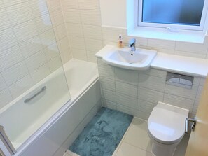 Apartment, 2 Bedrooms | Bathroom | Free toiletries, hair dryer, towels - Burcot House (Manchester)