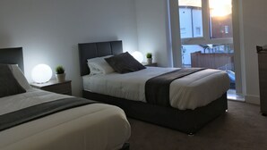 Apartment, 2 Bedrooms | 2 bedrooms, iron/ironing board, free WiFi, bed sheets - Burcot House (Manchester)