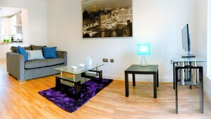 Apartment, 2 Bedrooms | Bathroom | Free toiletries, hair dryer, towels - Burcot House (Manchester)