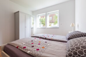 1 habitación, tabla de planchar con plancha, cunas y wifi gratis 