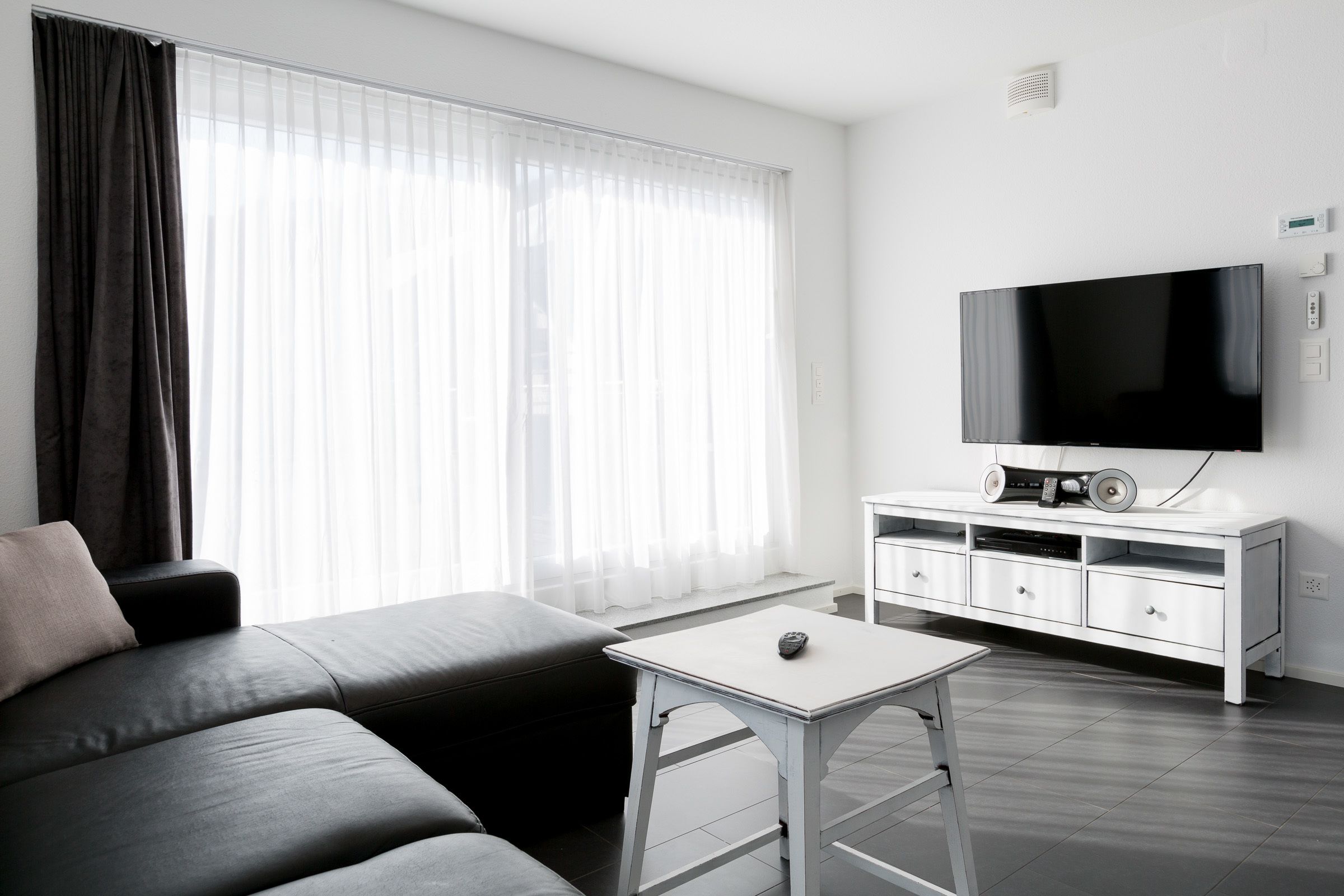 Superior Apartment, 2 Bedrooms (Sarnen) | Living room | Flat-screen TV, ping pong