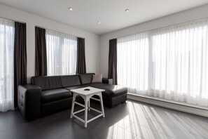 Superior Apartment, 2 Bedrooms (Sarnen) | Living room