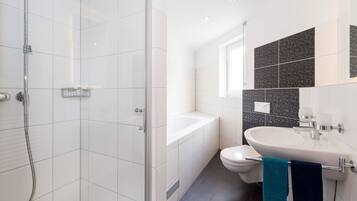 Sarnen Apartment 1 | Bathroom | Hair dryer, towels
