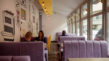 Sudah termasuk sarapan ala kontinental setiap hari