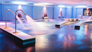 Couples treatment rooms, sauna, hot tub, steam room, Turkish bath
