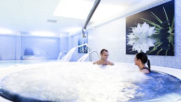 Couples treatment rooms, sauna, hot tub, steam room, Turkish bath