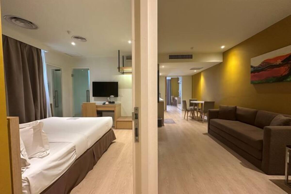 Minibar, in-room safe, iron/ironing board (on request), WiFi (free)