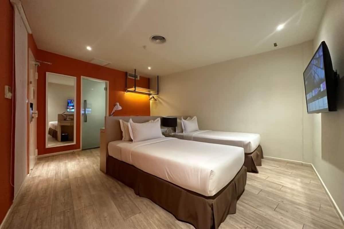 Minibar, in-room safe, iron/ironing board, free WiFi