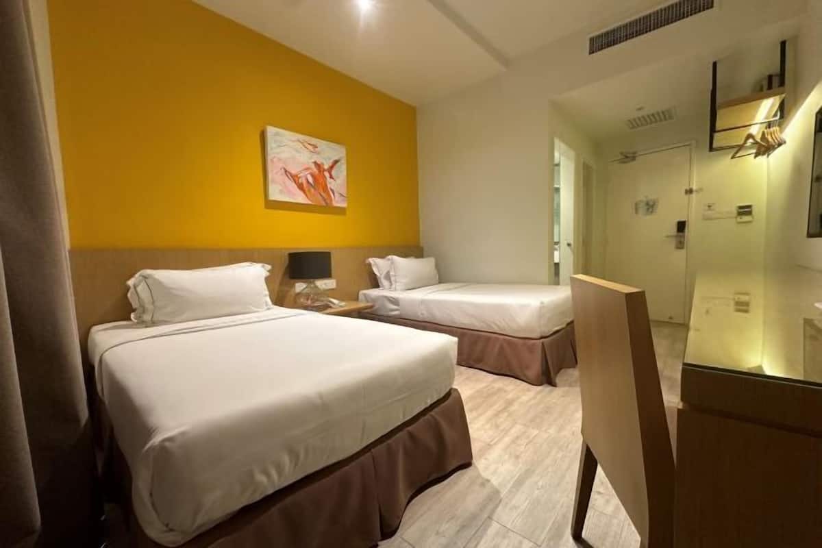 Minibar, in-room safe, iron/ironing board, free WiFi