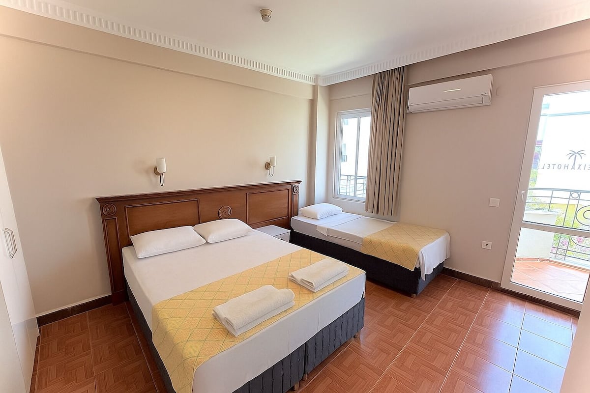 3 bedrooms, minibar, in-room safe, desk