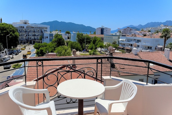 Single Room | Balcony