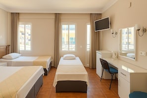 Triple Room | 3 bedrooms, minibar, in-room safe, desk
