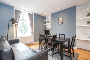 Appartement, 2 chambres | Coin séjour