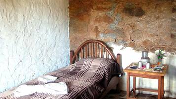 1 bedroom, desk, free cots/infant beds, rollaway beds