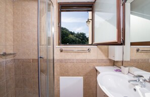 Bathroom - Dimosthenis Villas (Chania)