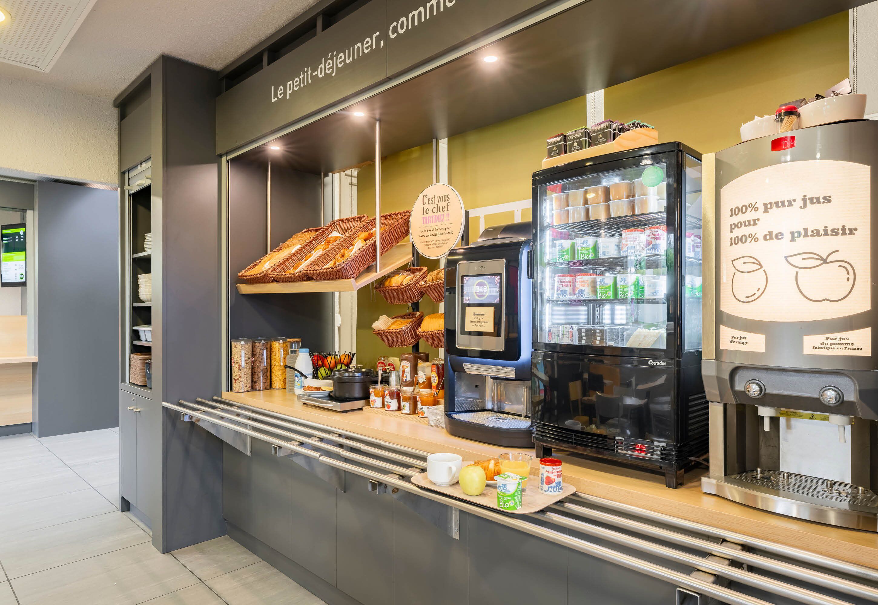 daily buffet breakfast (eur 8.90 per person)