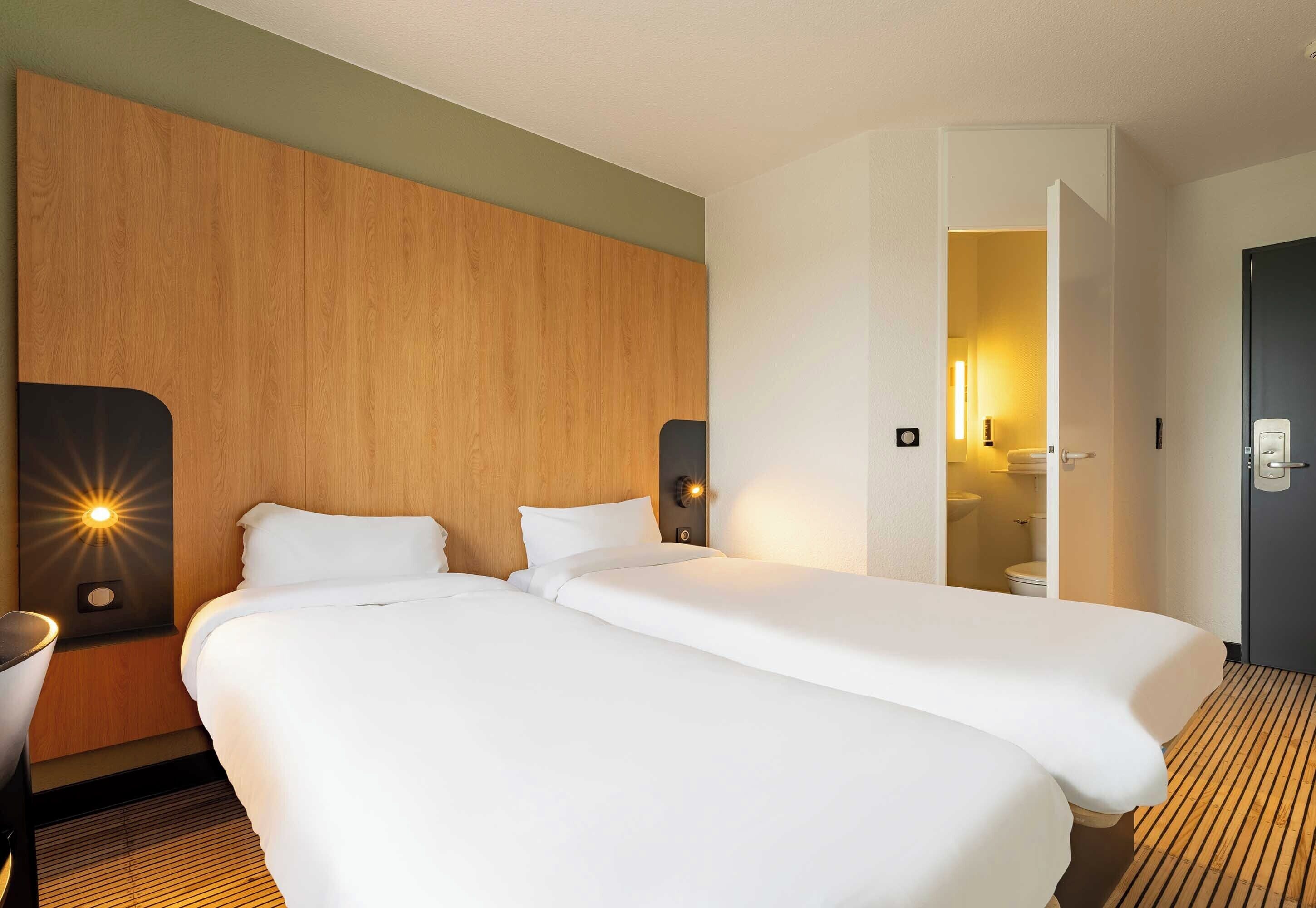 Chambre avec lits jumeaux, non-fumeurs | Bureau, chambres insonorisées, Wi-Fi gratuit, draps fournis
