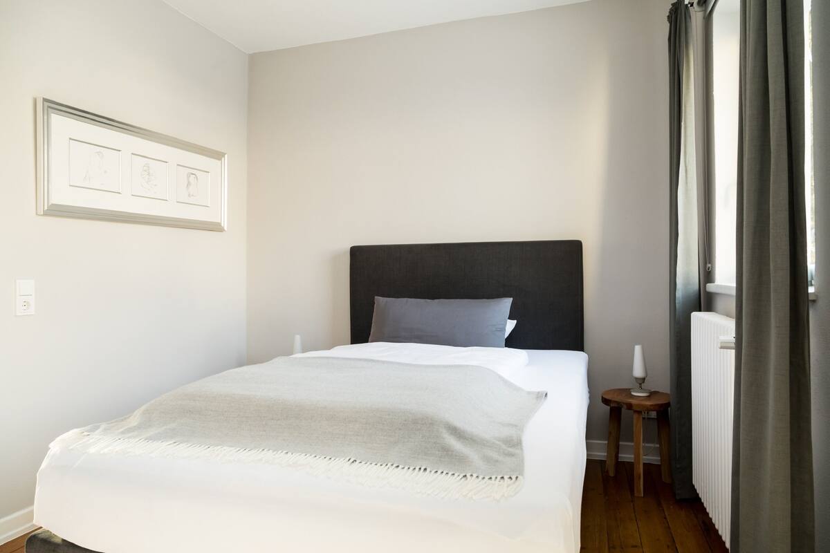 Comfort Single Room | Premium bedding, in-room safe, individually decorated