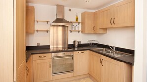 Deluxe Apartment, 2 Bedrooms | Private kitchen | Coffee/tea maker, full-sized fridge, oven, stovetop - The Ducklings (York)