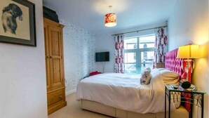 Deluxe Apartment, 2 Bedrooms | 1 bedroom, premium bedding, iron/ironing board, free WiFi - The Ducklings (York)