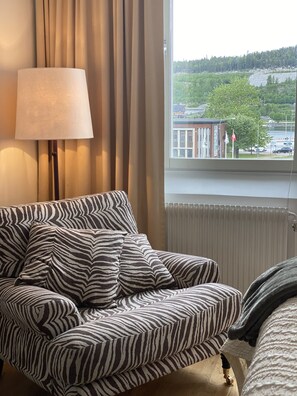 Suite – superior, 1 soverom, havutsikt | Blendingsgardiner, barnesenger og sengetøy