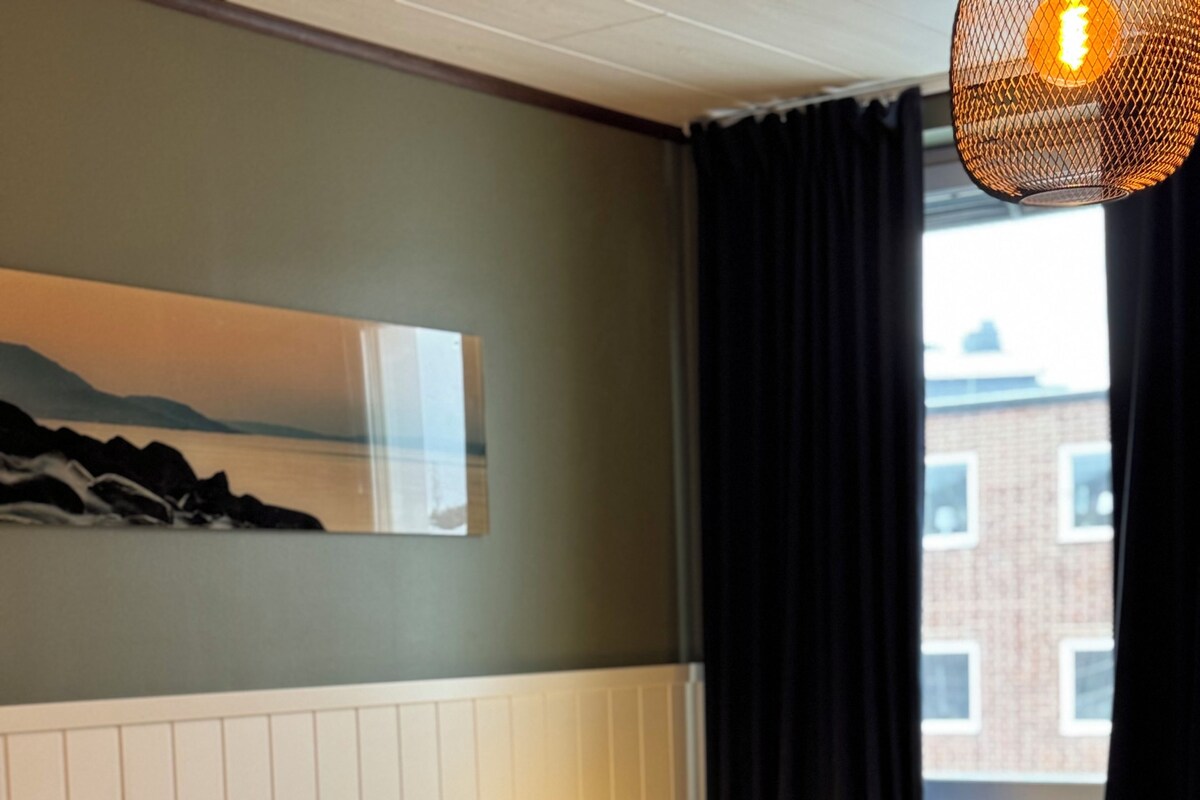Family Room | Blackout drapes, cribs (surcharge), bed sheets