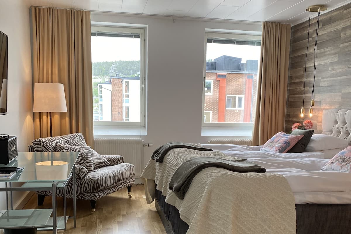 Superior Suite, 1 Bedroom, Ocean View | Living area | Flat-screen TV