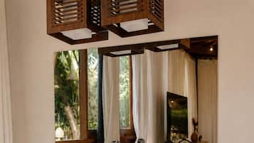 Deluxe Single Room | Minibar, blackout drapes, free WiFi, bed sheets
